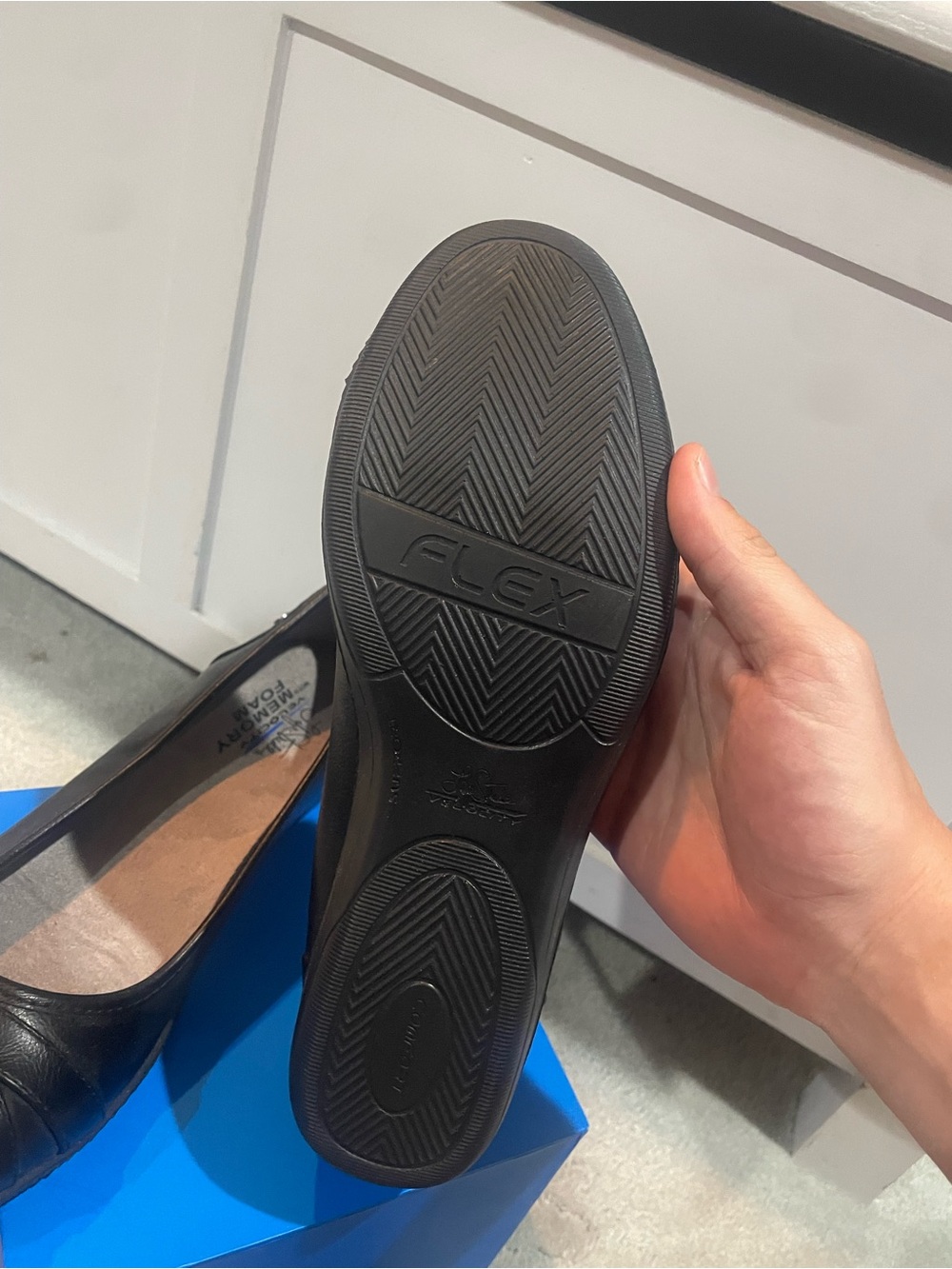Life Stride Black Leather Low Wedge Flats - Picture 3 of 3